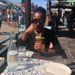 Meet your Posher, Khelya